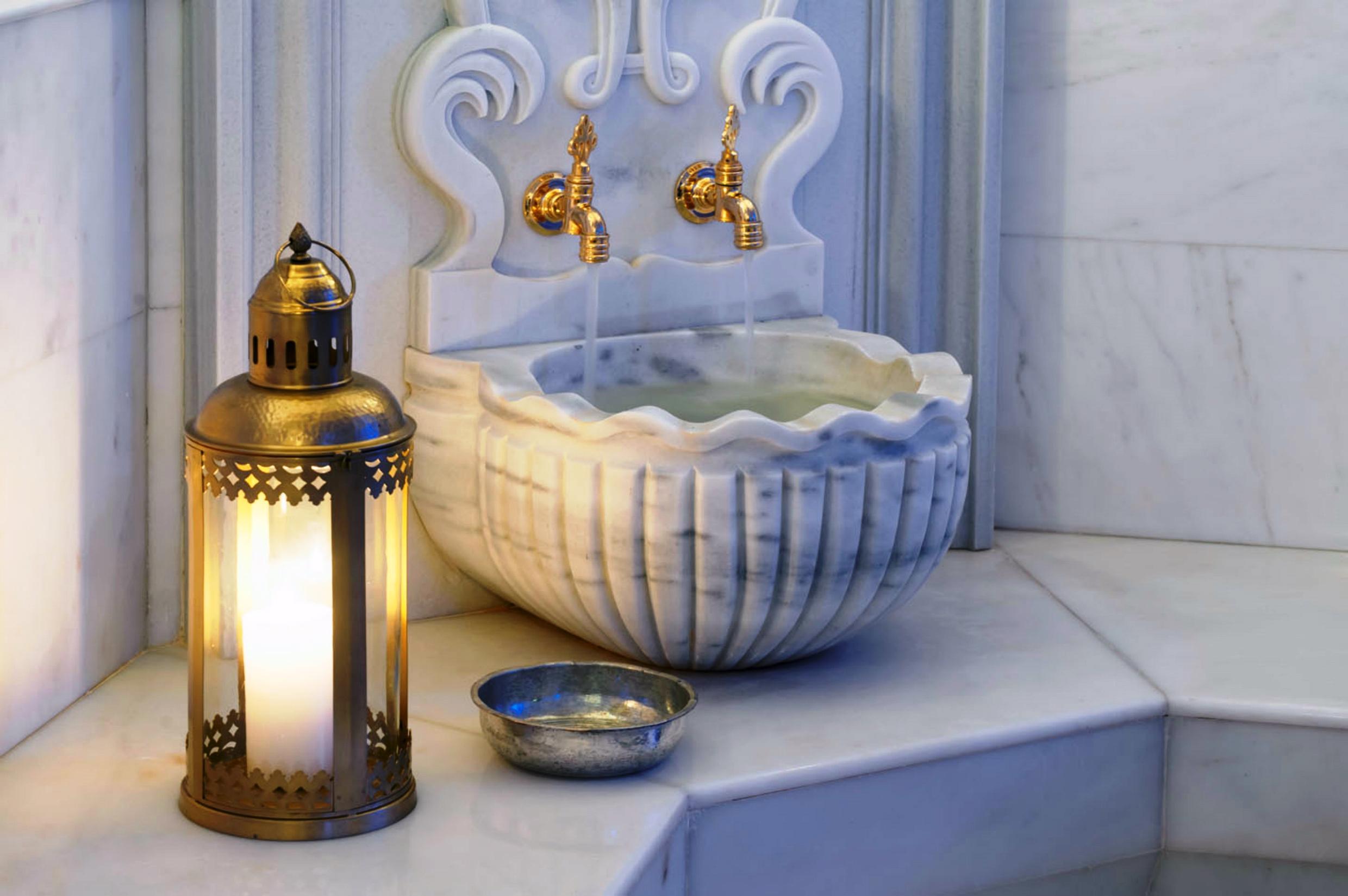 Rixos Pera Istanbul Hotel Екстериор снимка A Turkish bath