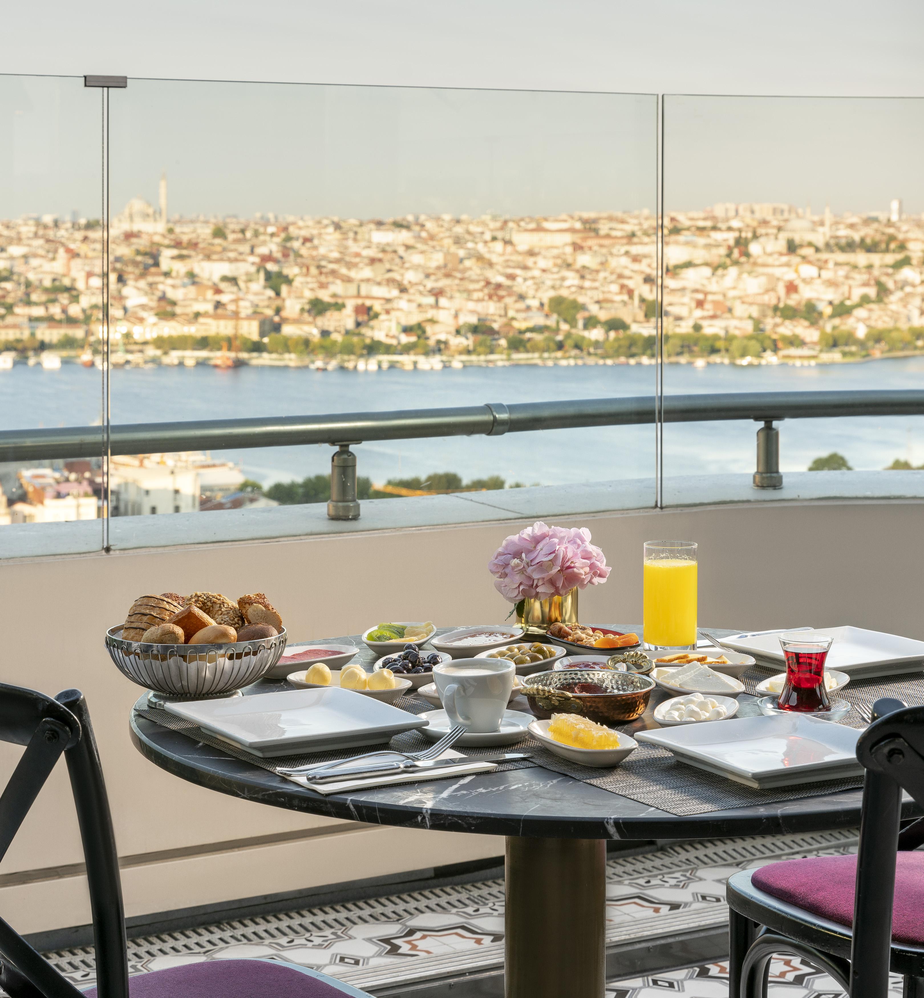Rixos Pera Istanbul Hotel Екстериор снимка Breakfast at the Four Seasons Hotel, Athens
